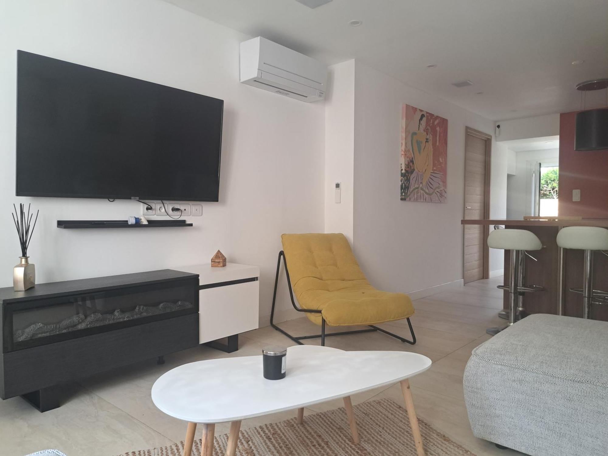 Magnifique Appartement 2 Chambres Avec 50 M2 De Jardin Privatif La Crau Pokoj fotografie